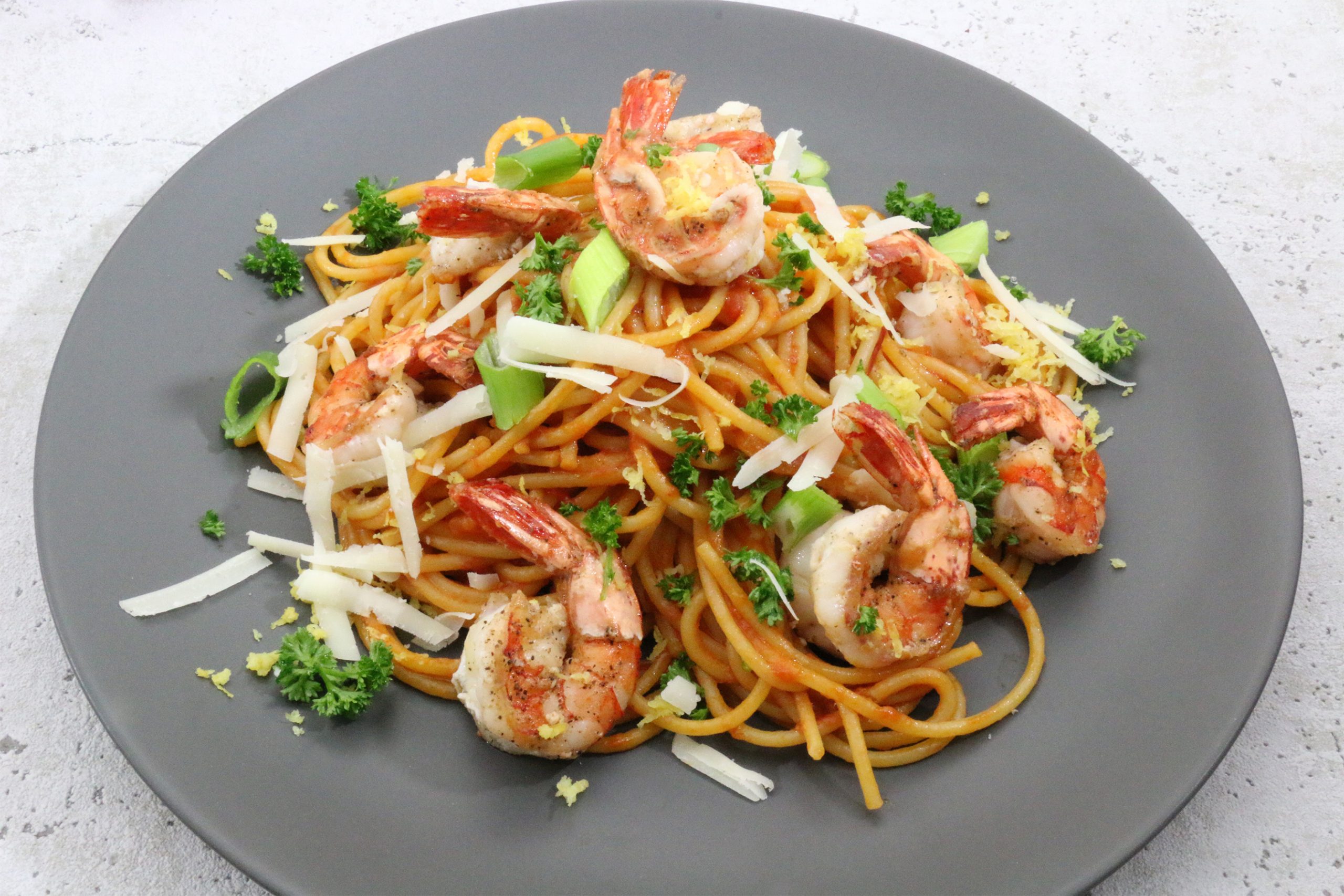Spaghetti mit Garnelen / Garidomakaronada